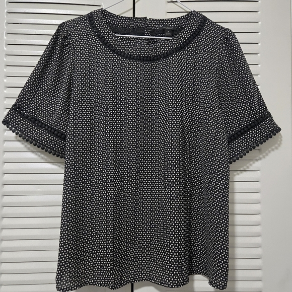 Ann Taylor Factory Tops - Ann Taylor Top Black Size M